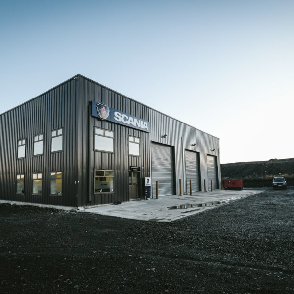 Prefab Steel Building Automotive Workshop. 85x87 Scania Warehouse located in Punta Arenas, Chile.