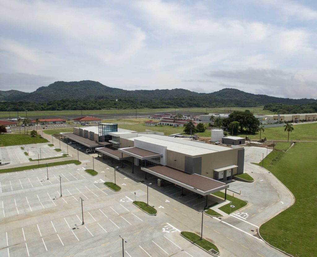 Prefabricated commercial steel building, Novey & Riba Smith Supermercados located in Panama Pacifico, town Center, Panama with insulated metal panels on the roof and walls