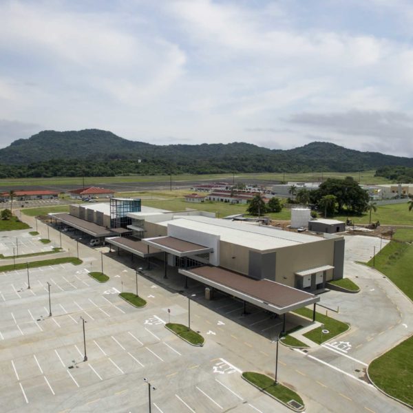 Prefabricated commercial steel building, Novey & Riba Smith Supermercados located in Panama Pacifico, town Center, Panama with insulated metal panels on the roof and walls