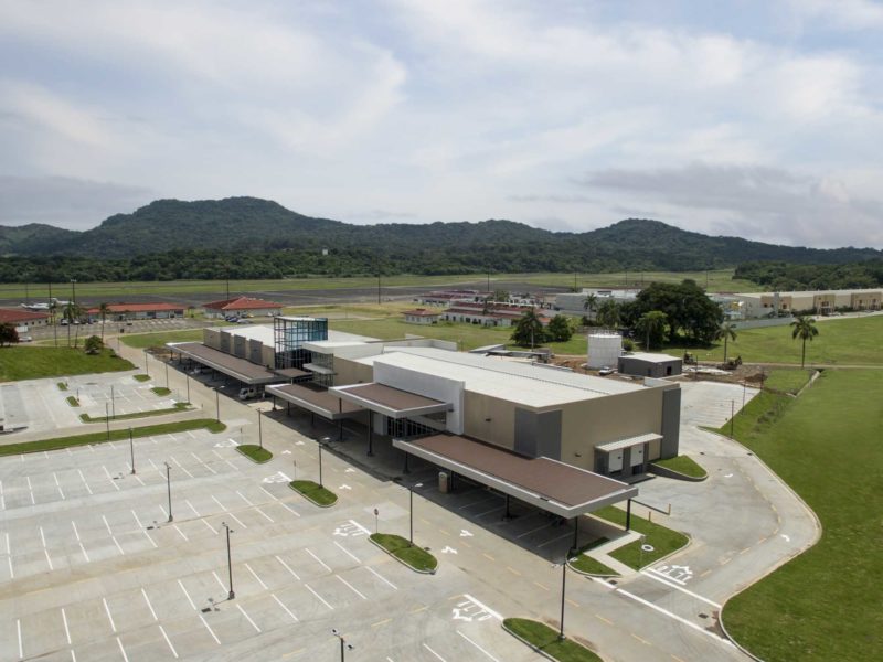 Prefabricated commercial steel building, Novey & Riba Smith Supermercados located in Panama Pacifico, town Center, Panama with insulated metal panels on the roof and walls