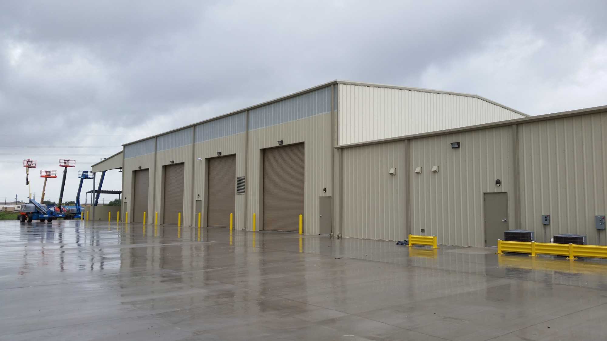 Beige 85x210 Industrial Steel Warehouse located in Corpus Christie, Texas