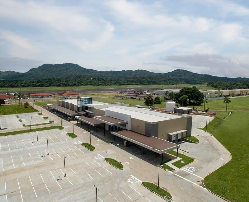 Prefabricated commercial steel building, Novey & Riba Smith Supermercados located in Panama Pacifico, town Center, Panama with insulated metal panels on the roof and walls