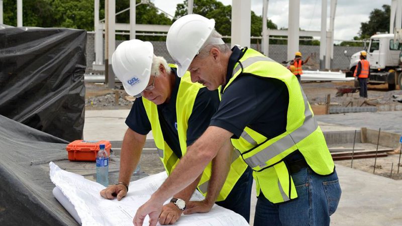 Allied Steel employees on jobsite supporting your project throughout.