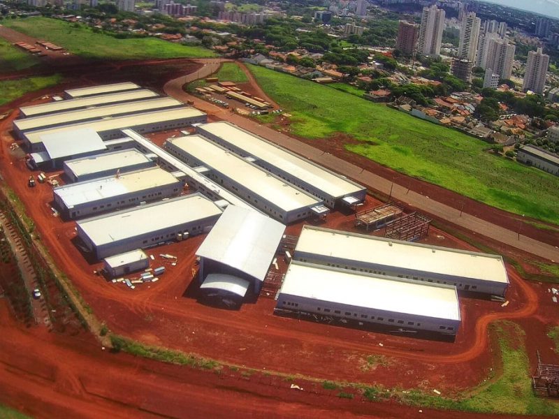 Pre-engineered steel building construction for Children's Hospital in Maringa, Brazil